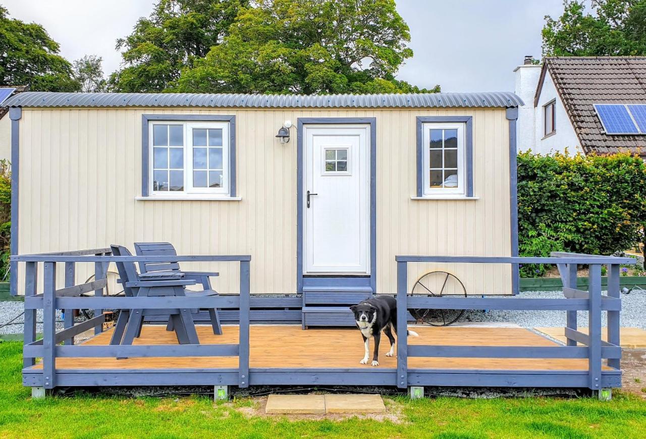 Small Cozy Shepherd Hut 20 By 7 Feet With Boxed In High Double Bed Balmacara Εξωτερικό φωτογραφία