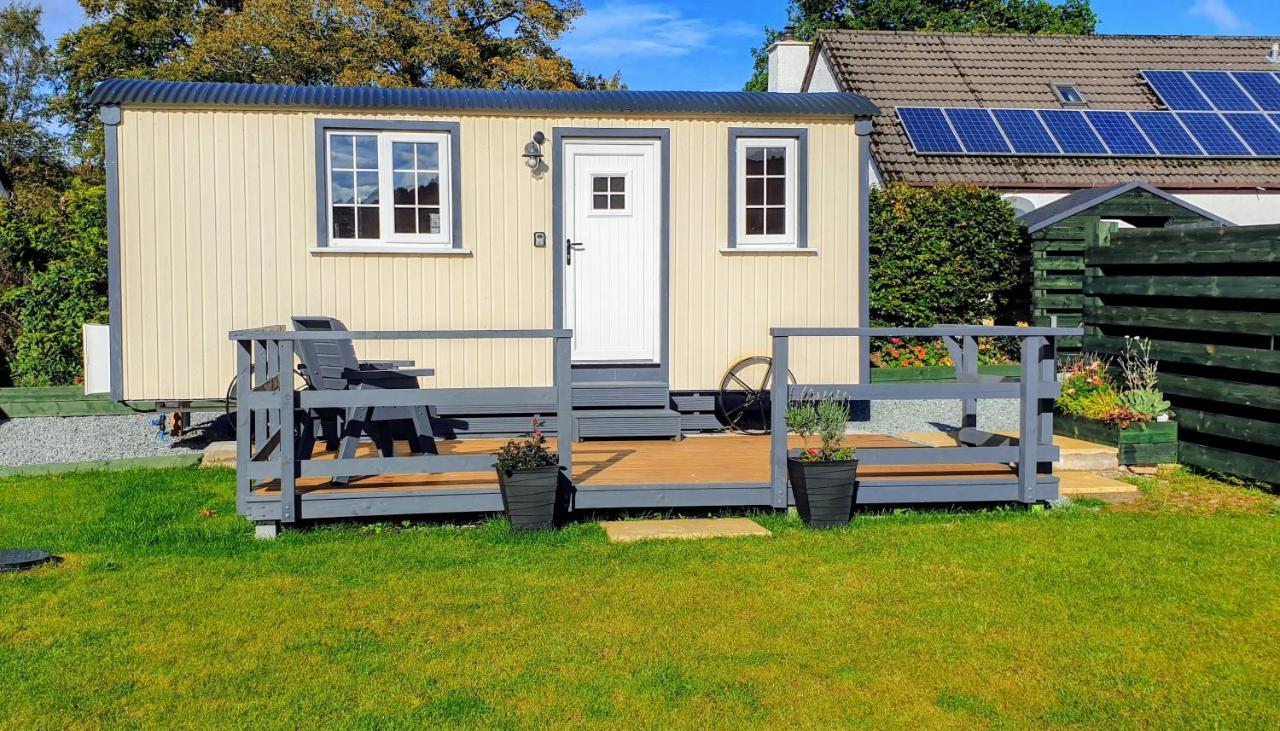 Small Cozy Shepherd Hut 20 By 7 Feet With Boxed In High Double Bed Balmacara Εξωτερικό φωτογραφία