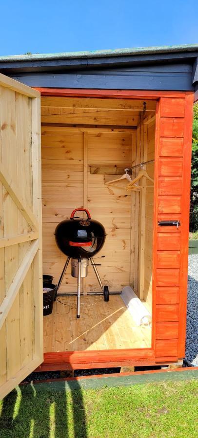 Small Cozy Shepherd Hut 20 By 7 Feet With Boxed In High Double Bed Balmacara Εξωτερικό φωτογραφία